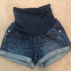 A pea in the pod shorts